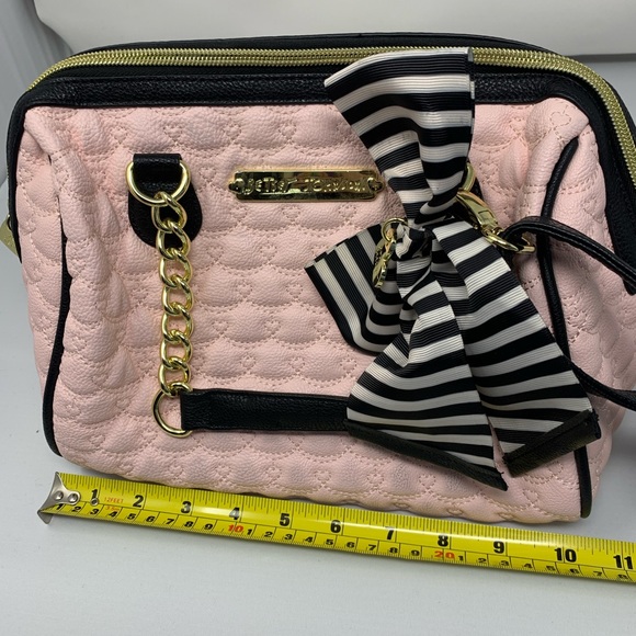 Bestey Johnson Pink Quilted Bag - Picture 11 of 11